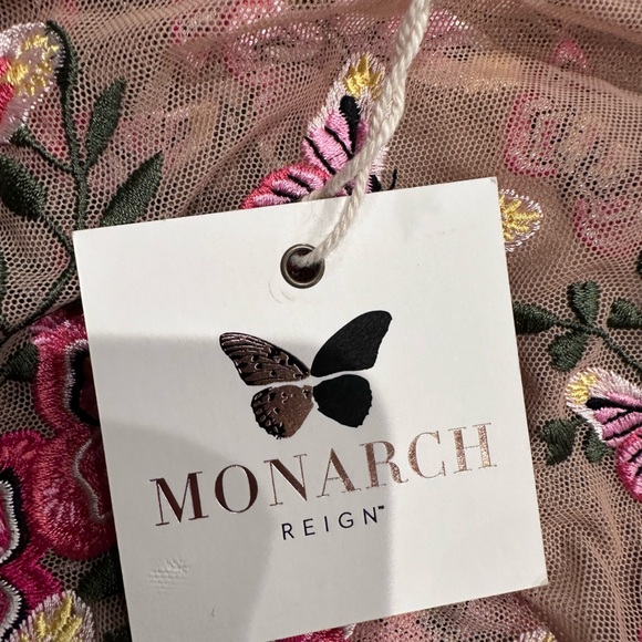 Monatch Reign Entranced One Piece - Picture 7 of 8